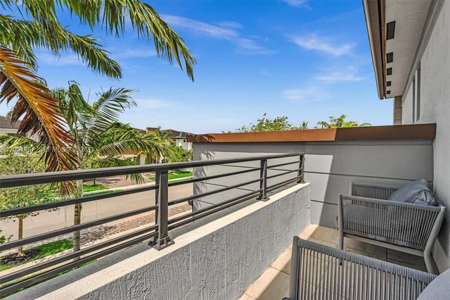 10855 Pacifica Way, Parkland, FL 33076