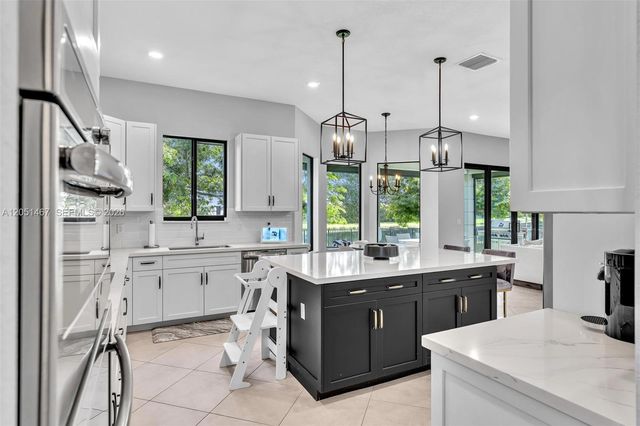 10855 Pacifica Way, Parkland, FL 33076