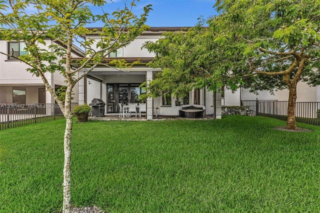 10855 Pacifica Way, Parkland, FL 33076