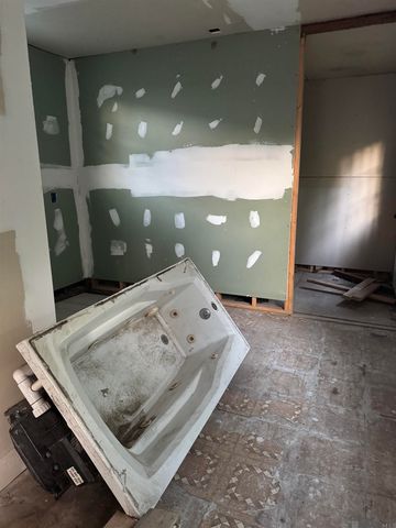 942 N 27th St, Baton Rouge, LA 70802