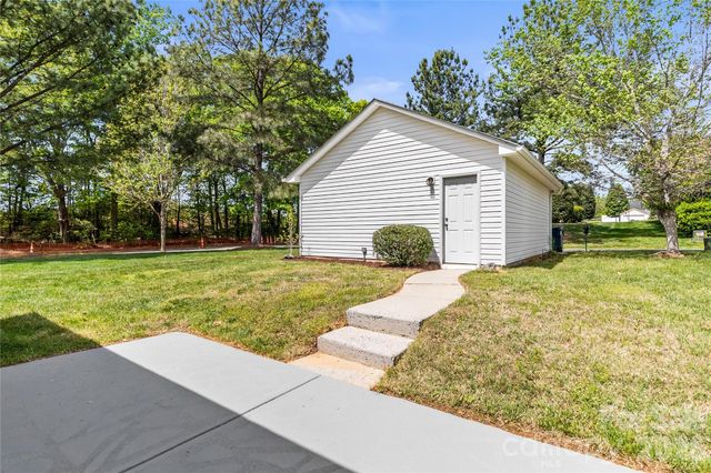 8711 Westwind Point Drive, Cornelius, NC 28031