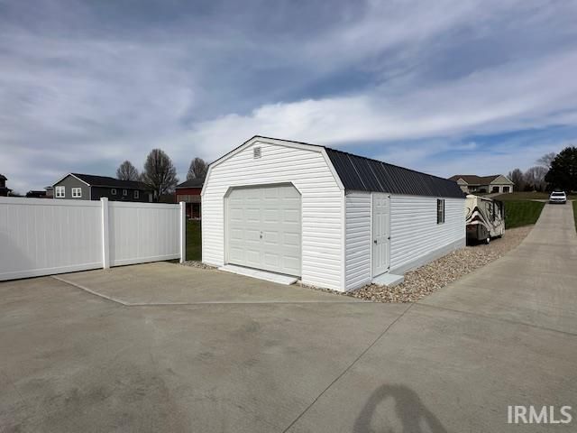 140 Knotting Hill Dr, Springville, IN 47462