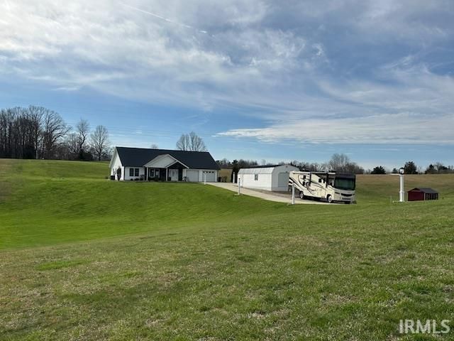 140 Knotting Hill Dr, Springville, IN 47462