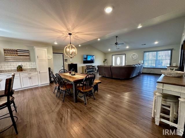 140 Knotting Hill Dr, Springville, IN 47462