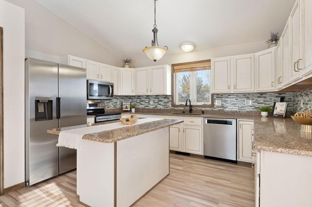 709 Greenhaven Lane NE, Owatonna, MN 55060