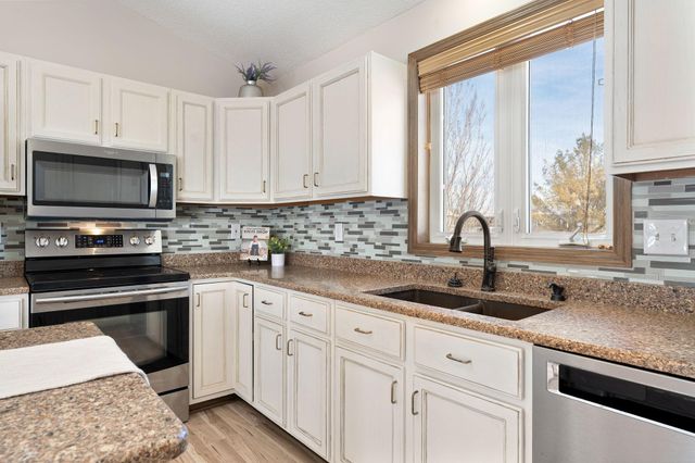 709 Greenhaven Lane NE, Owatonna, MN 55060