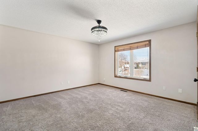 709 Greenhaven Lane NE, Owatonna, MN 55060