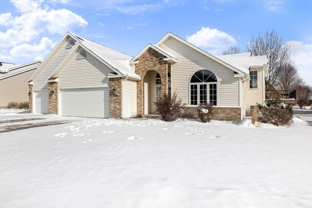 709 Greenhaven Lane NE, Owatonna, MN 55060