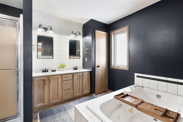 709 Greenhaven Lane NE, Owatonna, MN 55060