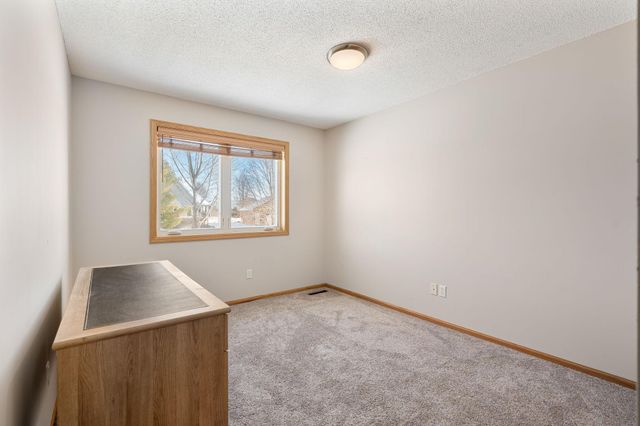 709 Greenhaven Lane NE, Owatonna, MN 55060