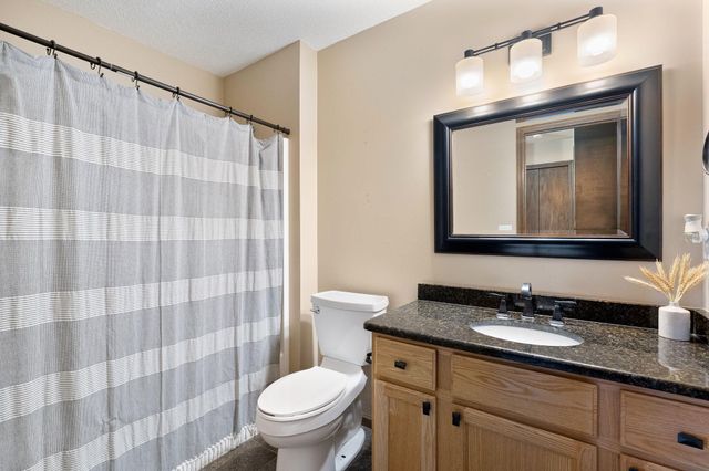 709 Greenhaven Lane NE, Owatonna, MN 55060