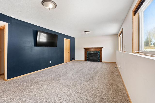 709 Greenhaven Lane NE, Owatonna, MN 55060