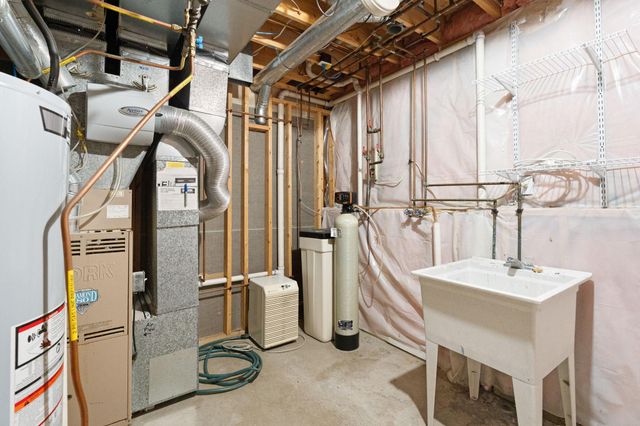 709 Greenhaven Lane NE, Owatonna, MN 55060