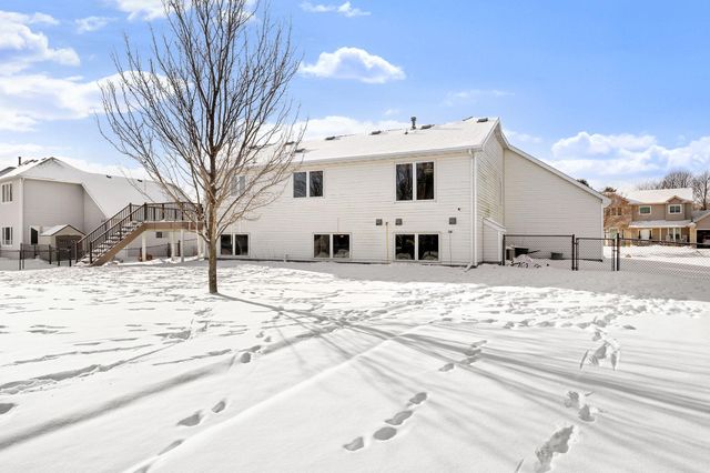 709 Greenhaven Lane NE, Owatonna, MN 55060