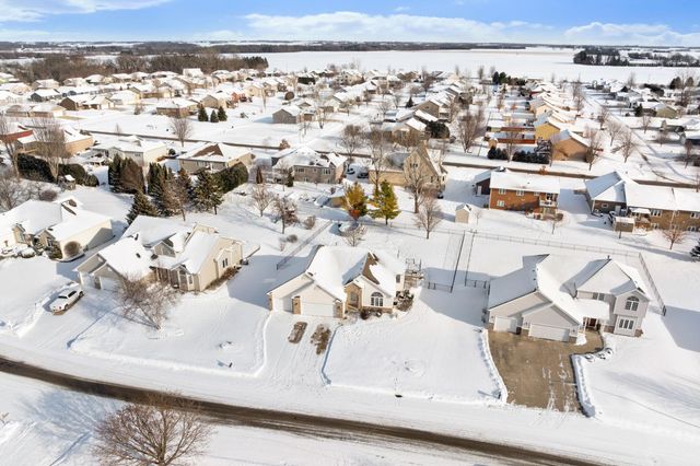 709 Greenhaven Lane NE, Owatonna, MN 55060