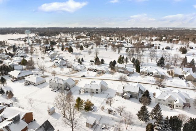 709 Greenhaven Lane NE, Owatonna, MN 55060