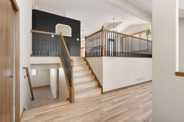 709 Greenhaven Lane NE, Owatonna, MN 55060