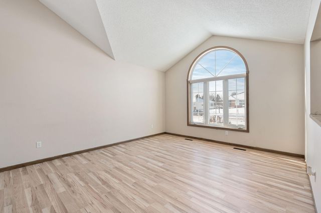 709 Greenhaven Lane NE, Owatonna, MN 55060