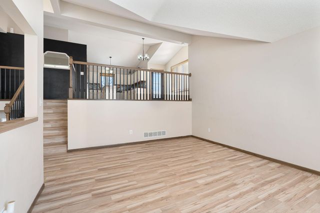 709 Greenhaven Lane NE, Owatonna, MN 55060