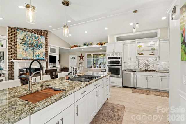 205 Dornoch Drive, Weddington, NC 28104