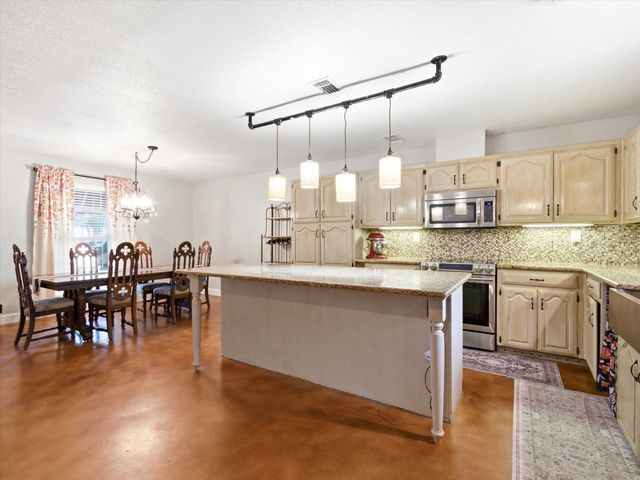 301 County Road 3418, Bridgeport, TX 76426