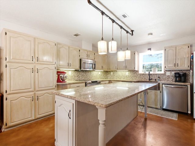 301 County Road 3418, Bridgeport, TX 76426