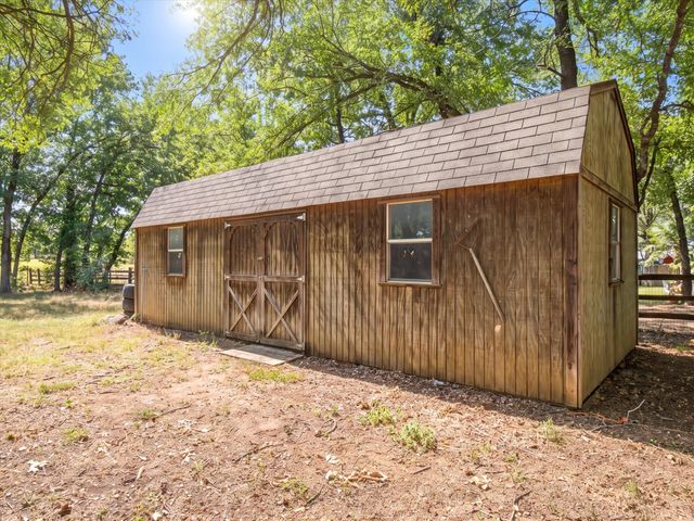 301 County Road 3418, Bridgeport, TX 76426