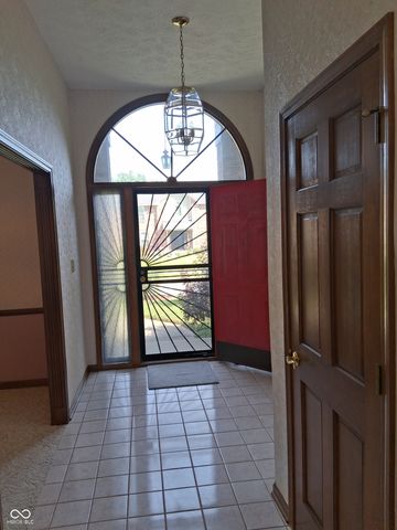 1136 N Manchester Drive, Greenfield, IN 46140
