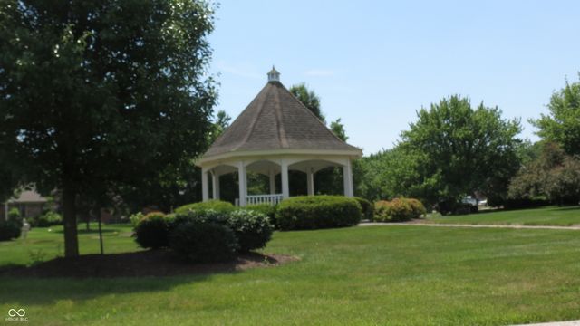 1136 N Manchester Drive, Greenfield, IN 46140