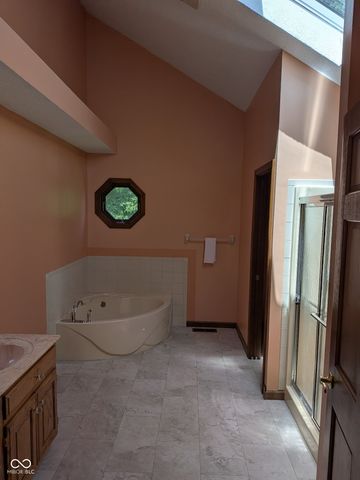 1136 N Manchester Drive, Greenfield, IN 46140