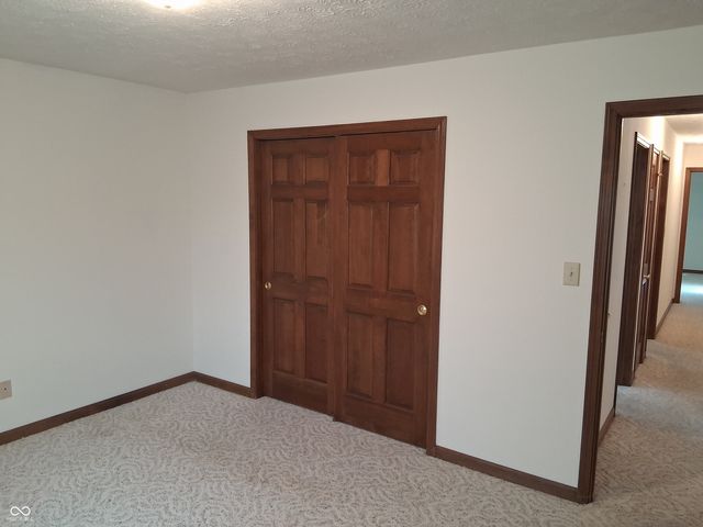1136 N Manchester Drive, Greenfield, IN 46140