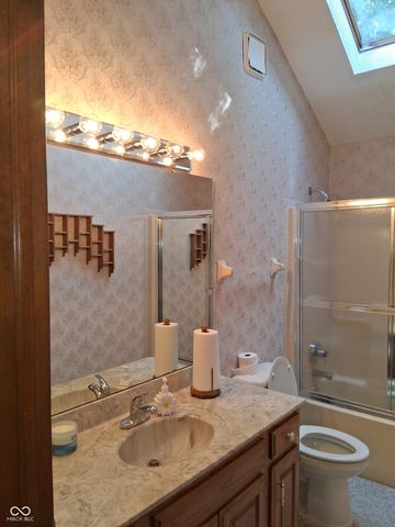 1136 N Manchester Drive, Greenfield, IN 46140