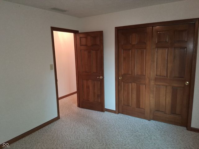 1136 N Manchester Drive, Greenfield, IN 46140