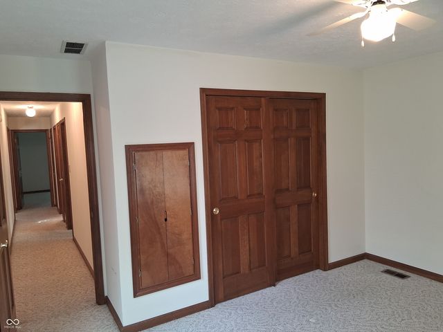 1136 N Manchester Drive, Greenfield, IN 46140