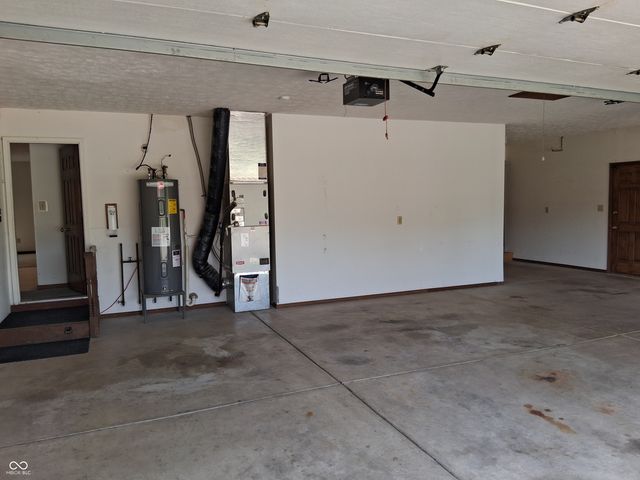 1136 N Manchester Drive, Greenfield, IN 46140