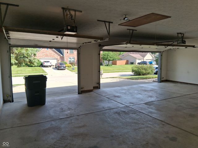 1136 N Manchester Drive, Greenfield, IN 46140