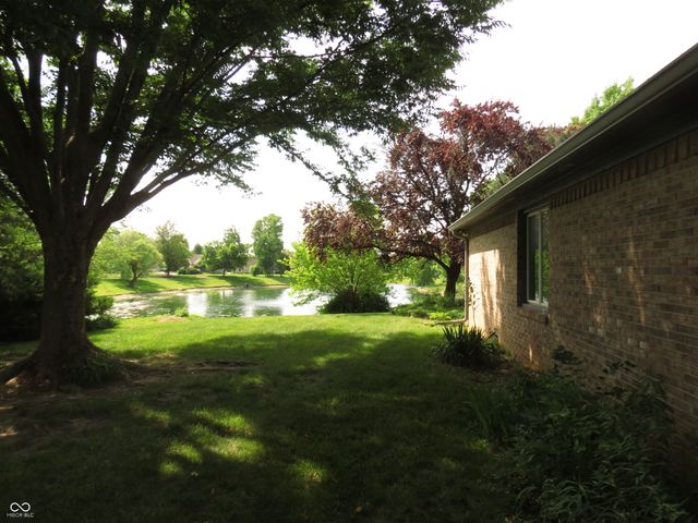 1136 N Manchester Drive, Greenfield, IN 46140