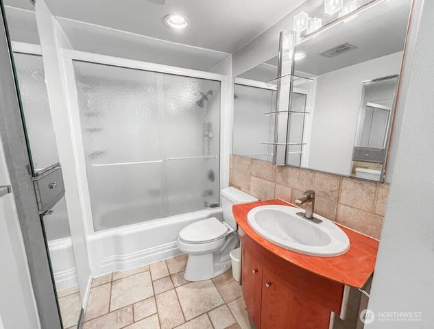 4561 Lake Washington Boulevard NE #303, Kirkland, WA 98033