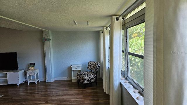 9950 47TH AVENUE N 303, St Petersburg, FL 33708