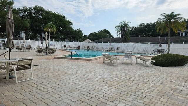 9950 47TH AVENUE N 303, St Petersburg, FL 33708