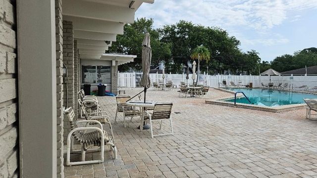 9950 47TH AVENUE N 303, St Petersburg, FL 33708