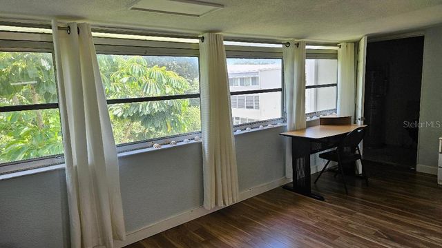 9950 47TH AVENUE N 303, St Petersburg, FL 33708