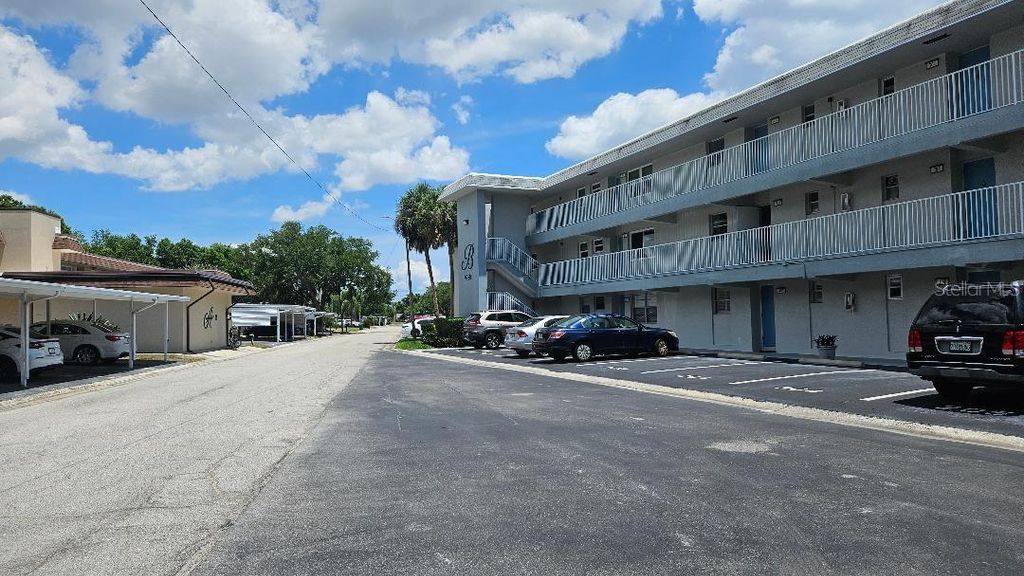 9950 47TH AVENUE N 303, St Petersburg, FL 33708