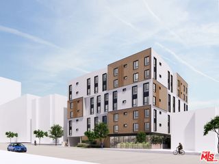 734 S Manhattan Place, Los Angeles, CA 90005