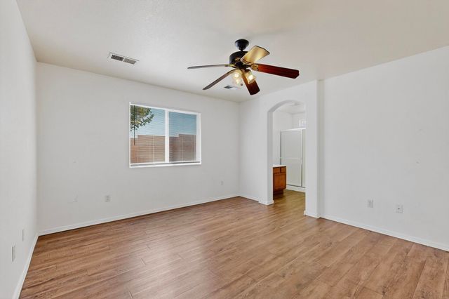 8928 LOWER MEADOW Trail SW, Albuquerque, NM 87121