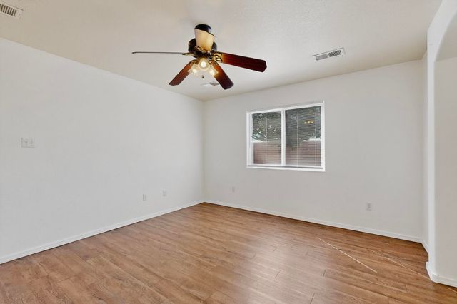 8928 LOWER MEADOW Trail SW, Albuquerque, NM 87121