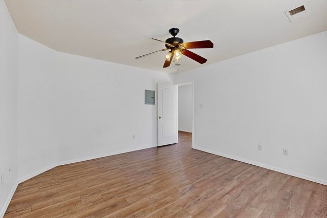 8928 LOWER MEADOW Trail SW, Albuquerque, NM 87121