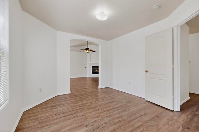 8928 LOWER MEADOW Trail SW, Albuquerque, NM 87121