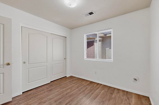 8928 LOWER MEADOW Trail SW, Albuquerque, NM 87121