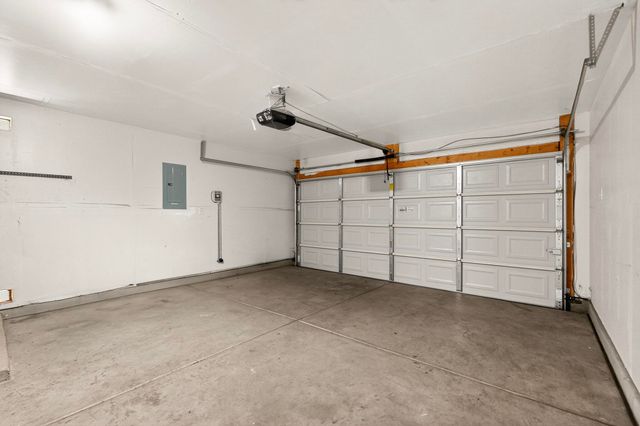 8928 LOWER MEADOW Trail SW, Albuquerque, NM 87121